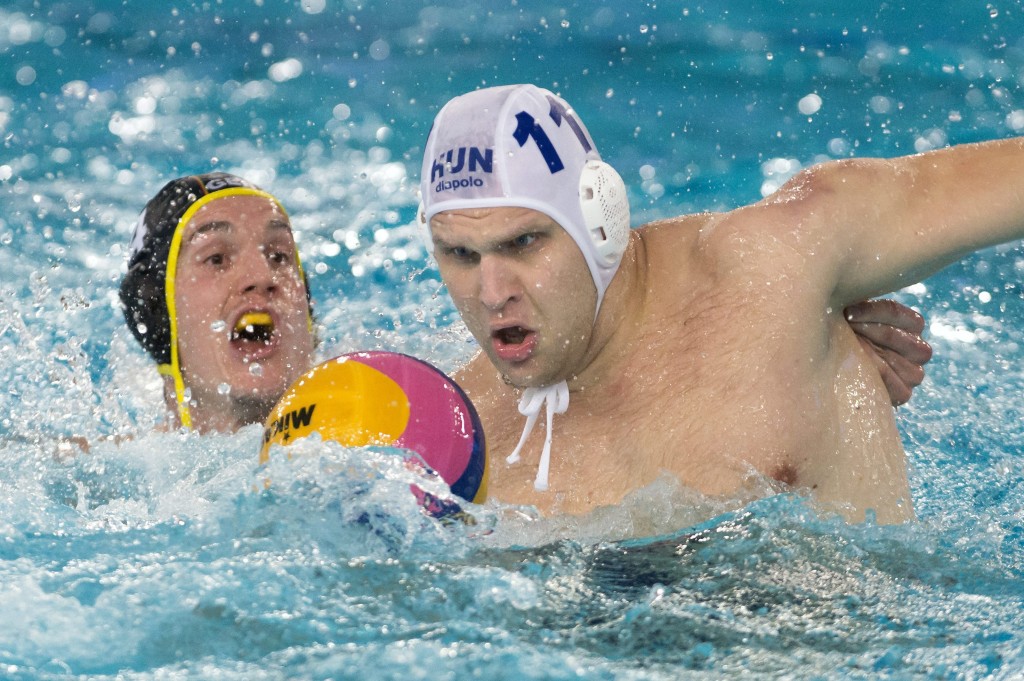 Trieszt, 2016. április 8. Bedõ Krisztián (elöl) és a német Julian Real a trieszti olimpiai selejtezõ negyeddöntõjében játszott, Magyarország  Németország férfi vízilabda-mérkõzésen 2016. április 8-án. MTI Fotó: Koszticsák Szilárd