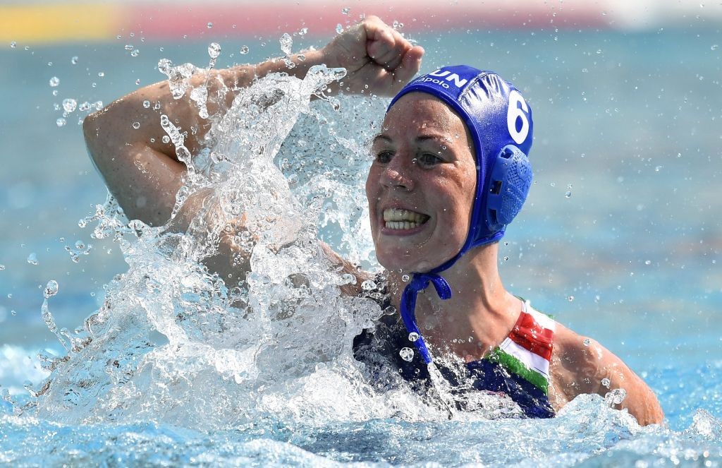 Rio de Janeiro, 2016. augusztus 9. Takács Orsolya örül, miután gólt szerzett a riói nyári olimpia nõi vízilabdatornáján a B csoport elsõ fordulójában játszott Magyarország - Kína mérkõzésen a Rio de Janeiró-i Maria Lenk Uszodában 2016. augusztus 9-én. A magyar válogatott 13-11-re legyõzte Kínát. MTI Fotó: Illyés Tibor