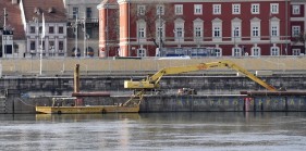 Budapest, 2017. január 3. A 2017-es vizes világbajnokságra készülõ óriás ugrótorony építkezésének helyszíne a fõvárosi Batthyány téren 2017. január 3-án. MTI Fotó: Illyés Tibor