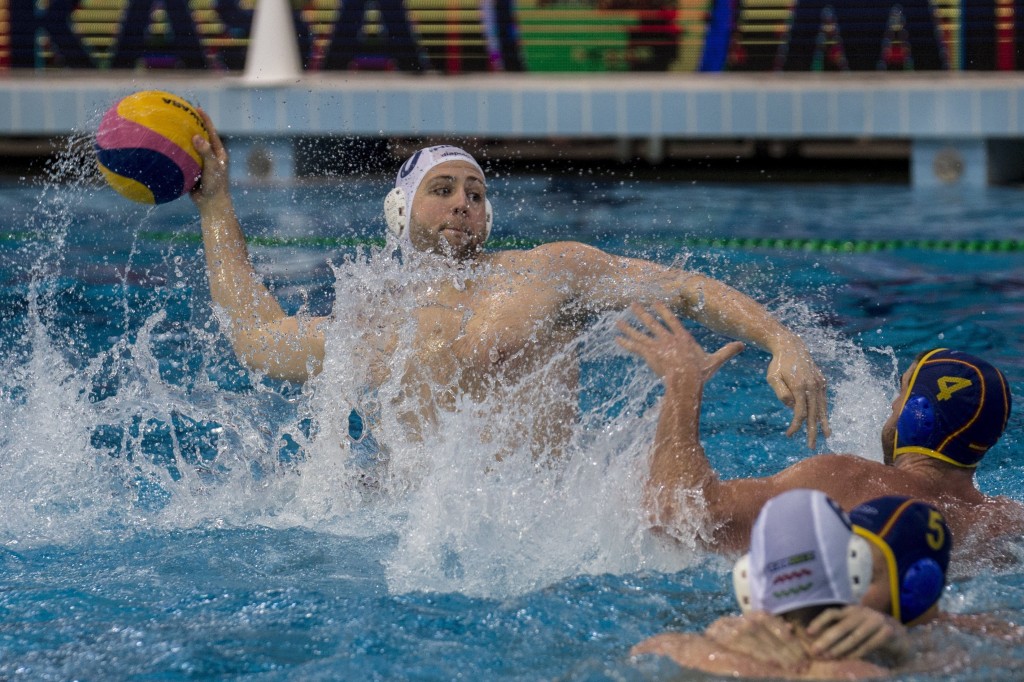 Hódmezõvásárhely, 2018. január 16. Bátori Bence (b) és a spanyol Miguel Del Toro (j) a férfi vízilabda világliga európai selejtezõjében, a Magyarország - Spanyolország mérkõzésen Hódmezõvásárhelyen, a Gyarmati Dezsõ Sportuszodában 2018. január 16-án. MTI Fotó: Ujvári Sándor