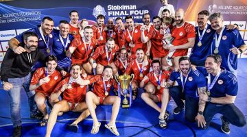 Görög Kupagyőztes két magyarjával az Olympiakosz Görög Kupagyőztes két magyarjával az Olympiakosz